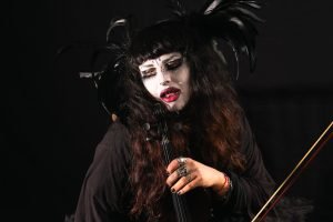 Noticias | Saturnalia999 profundiza su oscuridad con “Fly Away From Me”