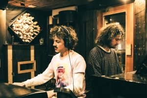 Noticias | Banda nacional Anagrxma vuelve a la escena y lanza el primer adelanto de su disco “Suit”.