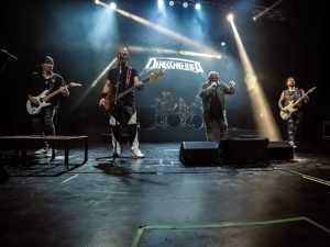 Review | Una noche de culto al heavy metal en el Teatro Cariola