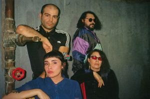 Noticias | Casa Tomada presenta “Sumo”, un nuevo adelanto de su próximo álbum marcado por la pérdida, la resistencia y la memoria