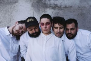 Noticias | Josefina Espejo y Lxs Mirrors presentarán la psicodelia, introspección y catarsis de ‘Madre Negra’ en Sala Master