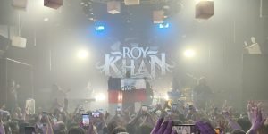 Review | Roy Khan en Chile: el encanto de una voz prodigiosa sorprendido por el cariño del público