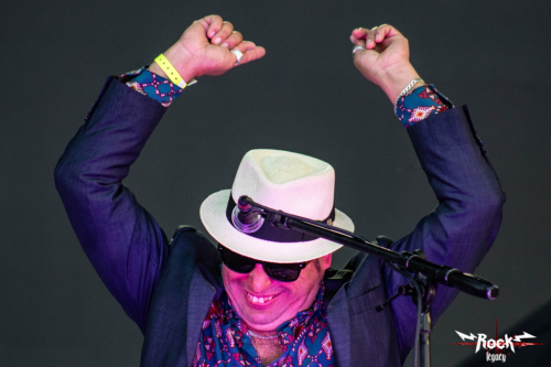 3FD51BB8-69EA-4F5A-A1D2-7999DE14BAD6