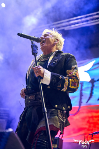 5F89A581-10F1-4AF7-BF55-F09BF7C0D6D5