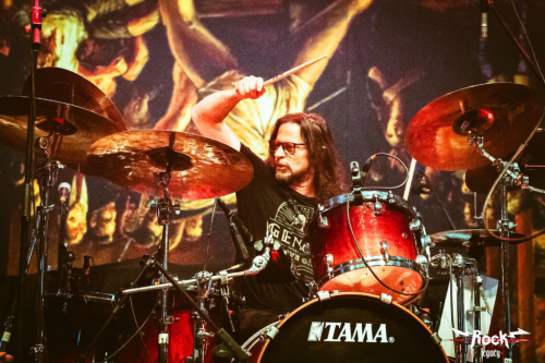 EE20C50E-1670-4B6A-A1EC-F0686845E494